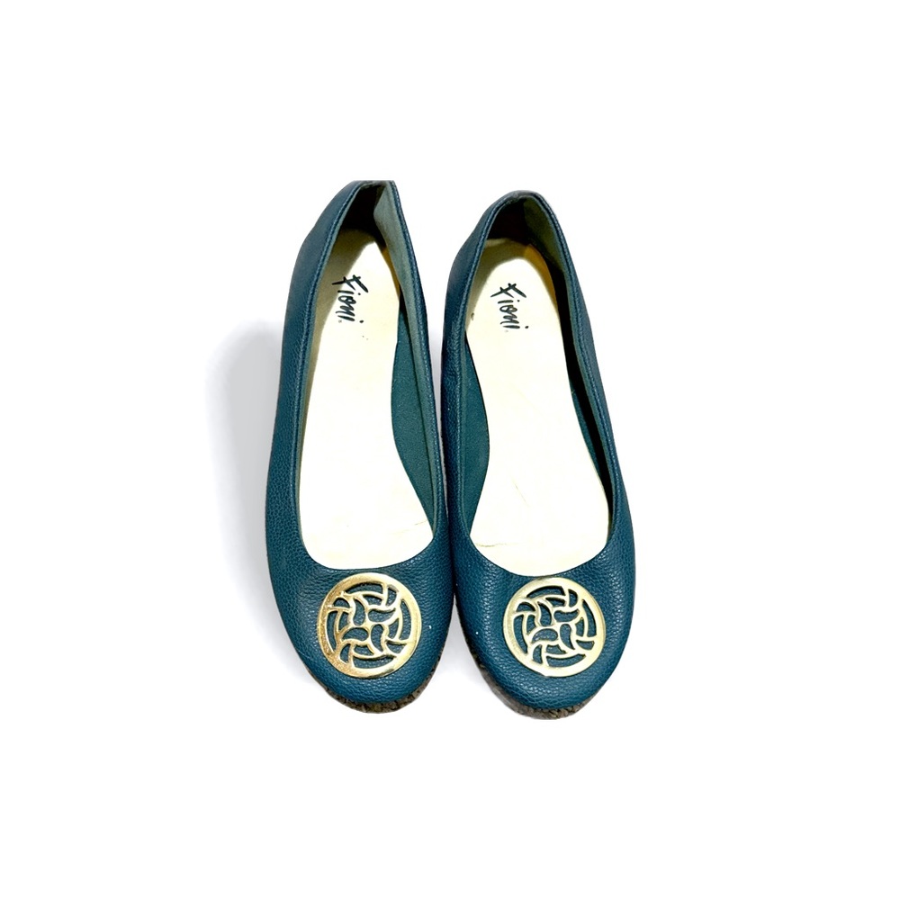 Fioni Women Leather Slip On Gold Metal Medallion Detail Green Ballet Flats.